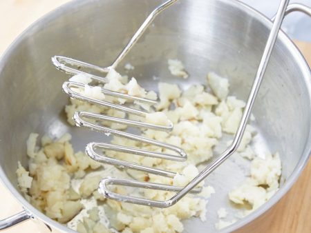 Royal Industries Potato Masher with Square Base, Chrome, 24 inch, Silver Mashed potatoes are one of the most satisfying sides a customer could ask for and it s also one of the most common  -ROY PM SQ 24 Online Hot Sale